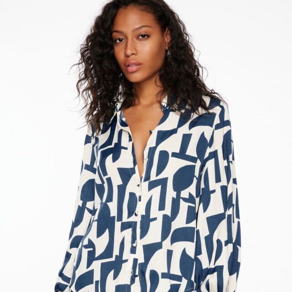 (NWT) DYNAMITE Nellie Balloon Sleeve Button Up Shirt Blue White Women Size P/S